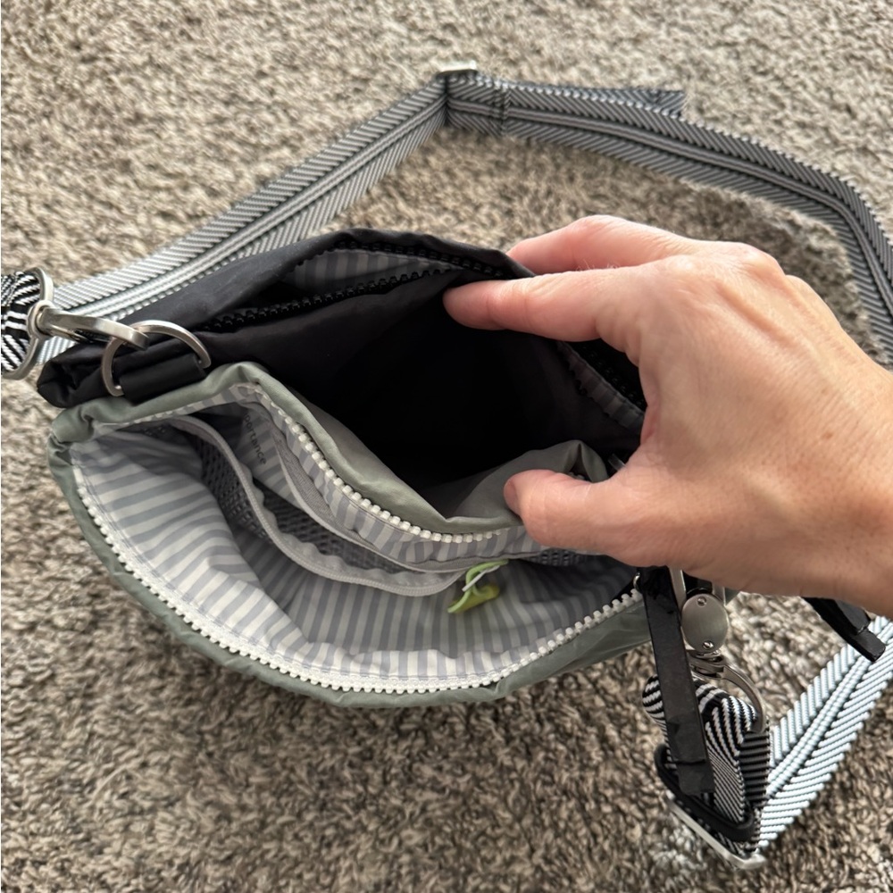 Lululemon Hip To Be Free Bag - Rare Sage Green and Black! - Picture 4 of 9